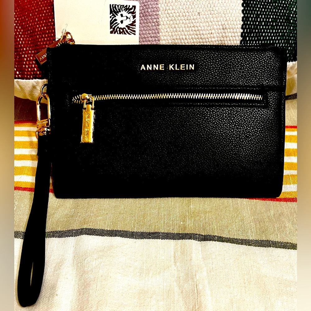 - Anne Klein Wristlet/ Wallet, Black